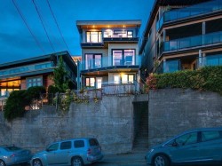 15061 Victoria Avenue White Rock, BC V4B 1G4