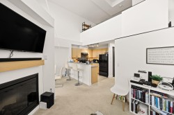 432-10838 City Pkwy Drive Surrey, BC V3T 0C2