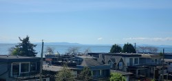 14779 Gordon Avenue White Rock, BC V4B 2A6