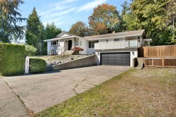 13811 17 Avenue Surrey, BC V4A 7C2