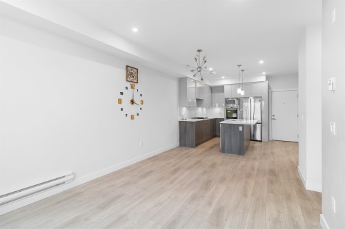4xx-14438 72 Avenue , Surrey, BC V3S 0B6 5