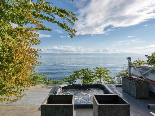 6823 Sunshine Coast Highway, Sechelt, BC 