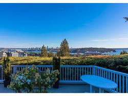878 ANDERSON CRESCENT  West Vancouver, BC V7T 1S7
