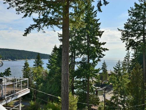 9217 Regal Road, Halfmoon Bay, BC 