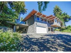 865 HIGHLAND DRIVE  West Vancouver, BC V7S 2G6