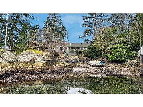 5802 Eagle Island, West Vancouver, BC 