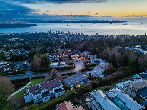 2527 Westhill Drive, West Vancouver, BC 