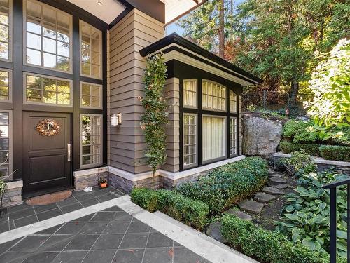 4668 Clovelly Walk, West Vancouver, BC 