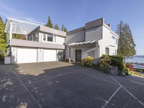 2206 Westhill Drive, West Vancouver, BC 