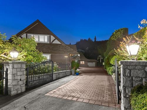 1110 Highland Place, West Vancouver, BC 