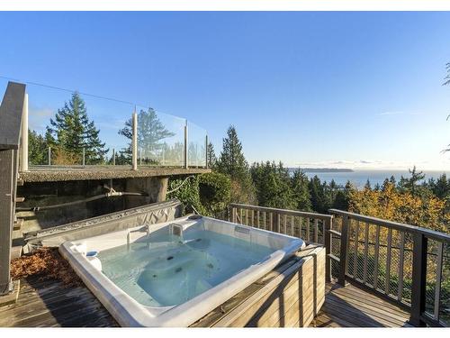 4570 Woodgreen Court, West Vancouver, BC 