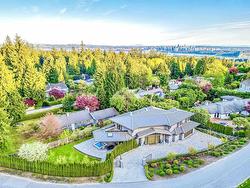 550 KNOCKMAROON ROAD  West Vancouver, BC V7S 1R6