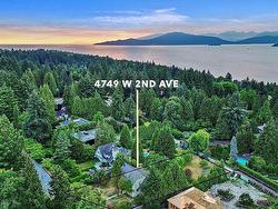 4749 W 2ND AVENUE  Vancouver, BC V6T 1C1