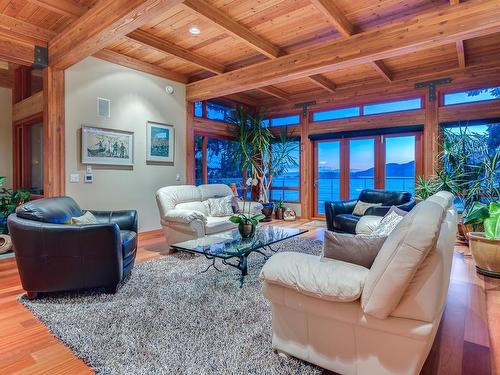 5363 Kew Cliff Road, West Vancouver, BC 