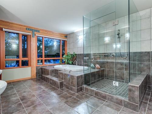 5363 Kew Cliff Road, West Vancouver, BC 