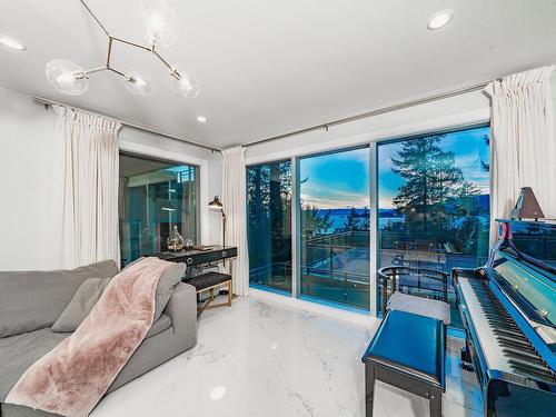 5290 Gulf Place, West Vancouver, BC 