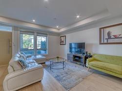 4 115 W QUEENS ROAD  North Vancouver, BC V7N 2K4