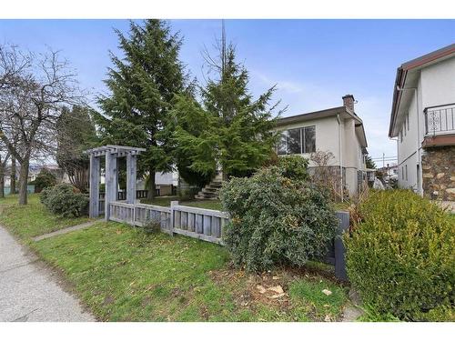 6216 Knight Street, Vancouver, BC 