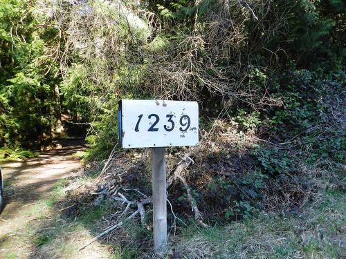 1239 Lockyer Road, Roberts Creek, BC 