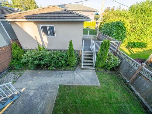 2052 Westview Drive, North Vancouver, BC 