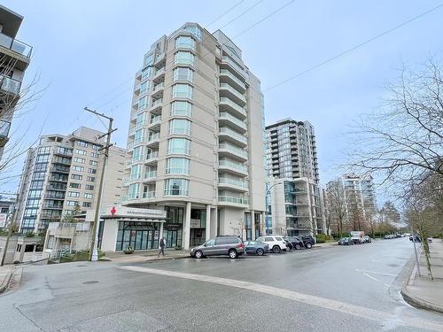 702 125 W 2Nd Street, North Vancouver, BC 