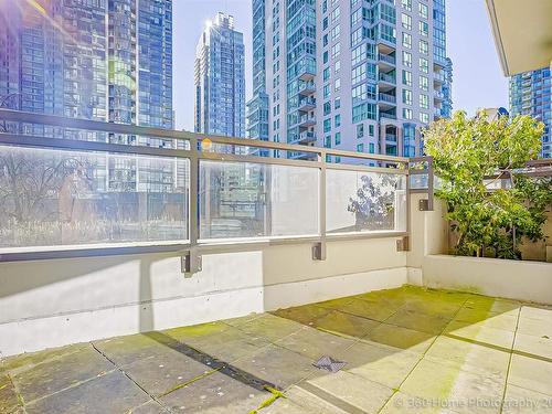 303 1211 Melville Street, Vancouver, BC 