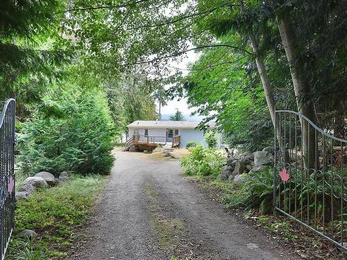 7735 Redrooffs Road, Halfmoon Bay, BC 