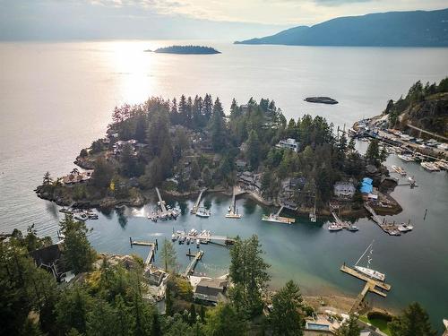 5817 Eagle Island, West Vancouver, BC 