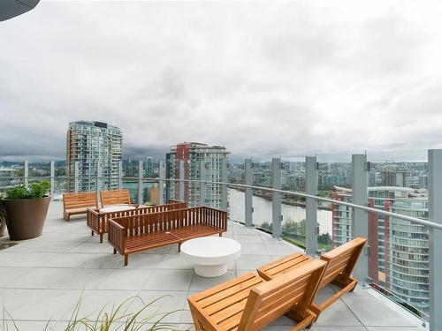 612 89 Nelson Street, Vancouver, BC 