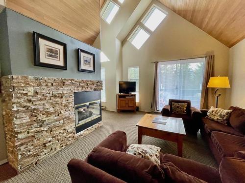 208 4865 Painted Cliff Road, Whistler, BC 