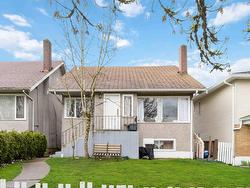 5735 EARLES STREET  Vancouver, BC V5R 3S4