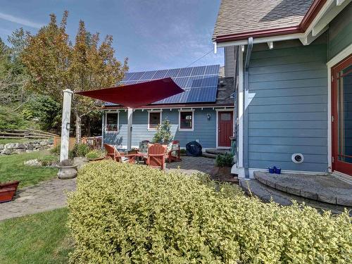 6373 N Gale Avenue, Sechelt, BC 