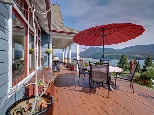 6373 N Gale Avenue, Sechelt, BC 