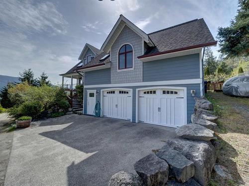 6373 N Gale Avenue, Sechelt, BC 