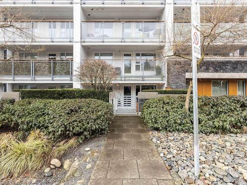 112 221 E 3Rd Street, North Vancouver, BC 