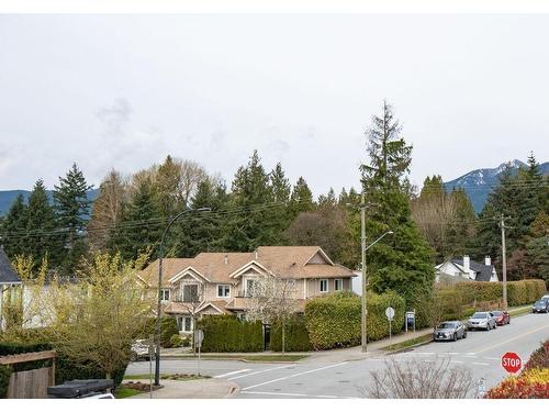 1842 Chesterfield Avenue, North Vancouver, BC 
