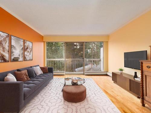 1234 235 Keith Road, West Vancouver, BC 