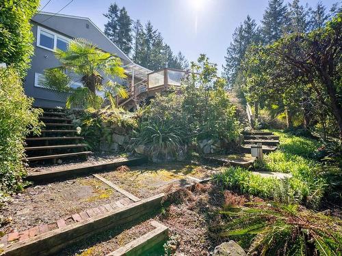 7195 Rockland Wynd, West Vancouver, BC 