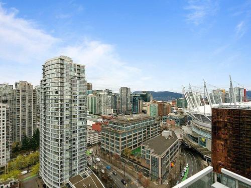 2206 89 Nelson Street, Vancouver, BC 
