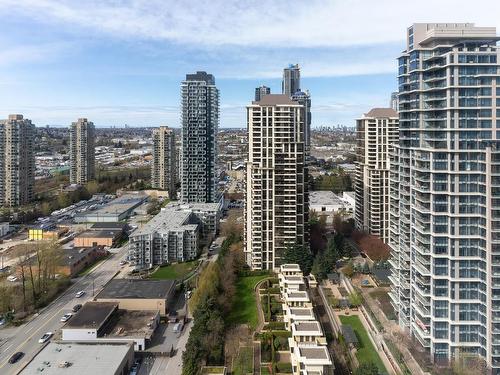 2208 2085 Skyline Court, Burnaby, BC 