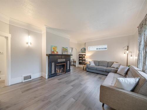 3425 W 8Th Avenue, Vancouver, BC 