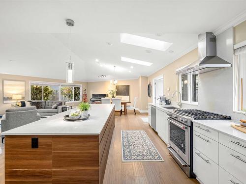 4168 Sunset Boulevard, North Vancouver, BC 