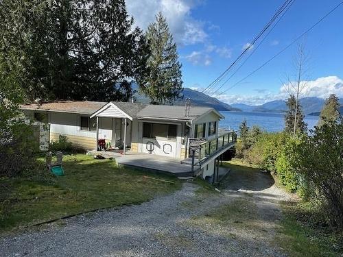 6201 Coracle Drive, Sechelt, BC 