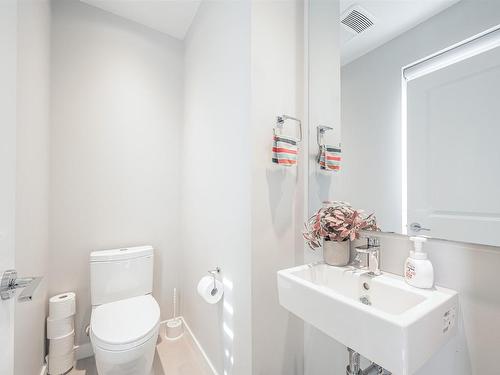 Th7 5687 Gray Avenue, Vancouver, BC 