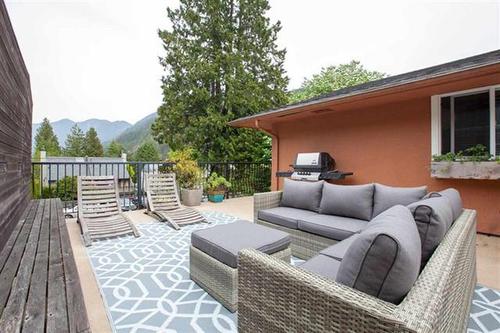 6438-6440 Douglas Street, West Vancouver, BC 