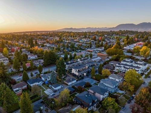 6562 Oak Street, Vancouver, BC 