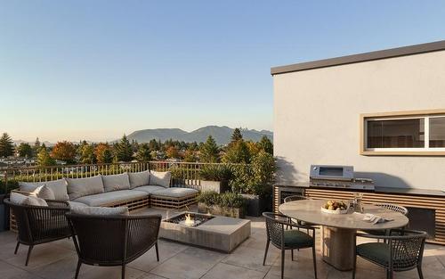 6562 Oak Street, Vancouver, BC 