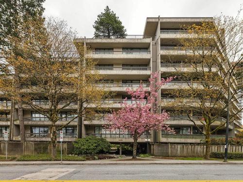 102 5932 Patterson Avenue, Burnaby, BC 