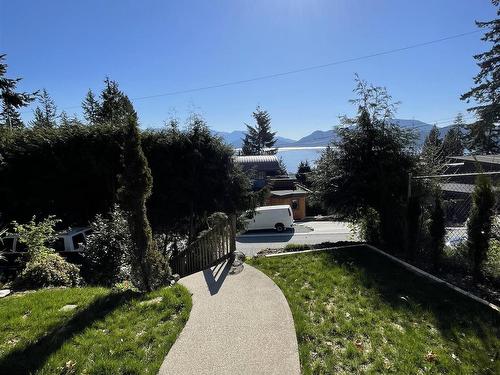 1833 North Road, Gibsons, BC 