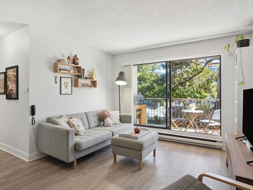 202 251 W 4Th Street, North Vancouver, BC 
